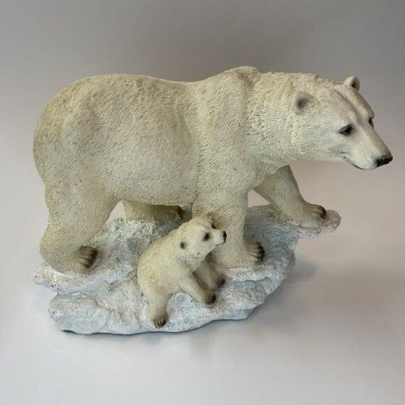 VTG White Polystone Polar Bear Cub Cuddling w/ Mother Statue Figurine 6.5"X8.5" - Picture 10 of 13